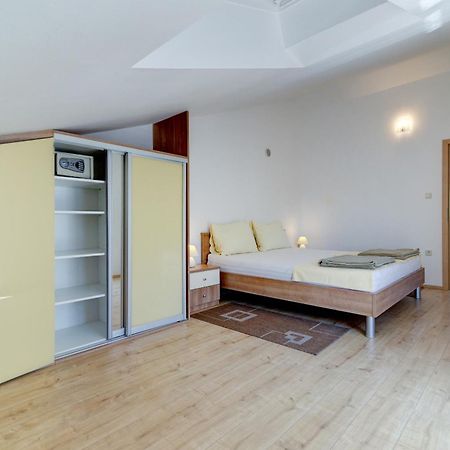 Apartmani Lili Novi Vinodolski Exterior photo