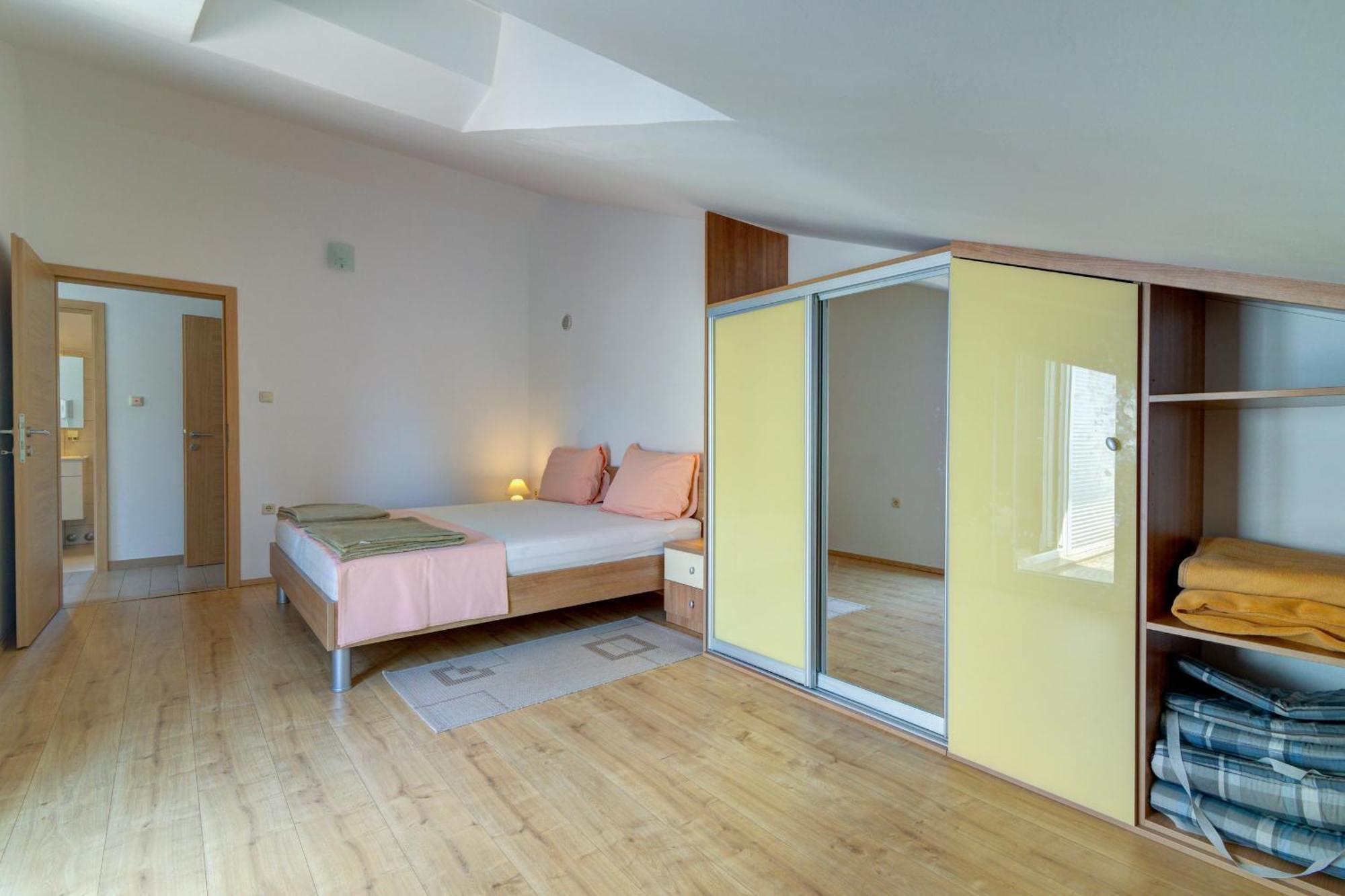 Apartmani Lili Novi Vinodolski Exterior photo